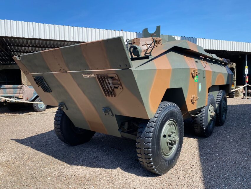 VIATURA BLINDADA EE-11 URUTU