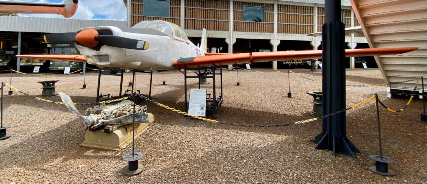 AERONAVE NEIVA T-25