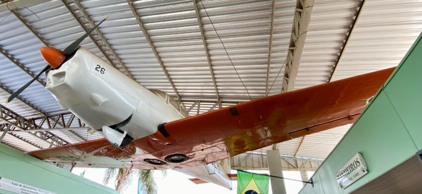 AERONAVE NEIVA T-25