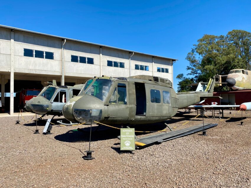 HELICÓPTERO BELL UH-1H