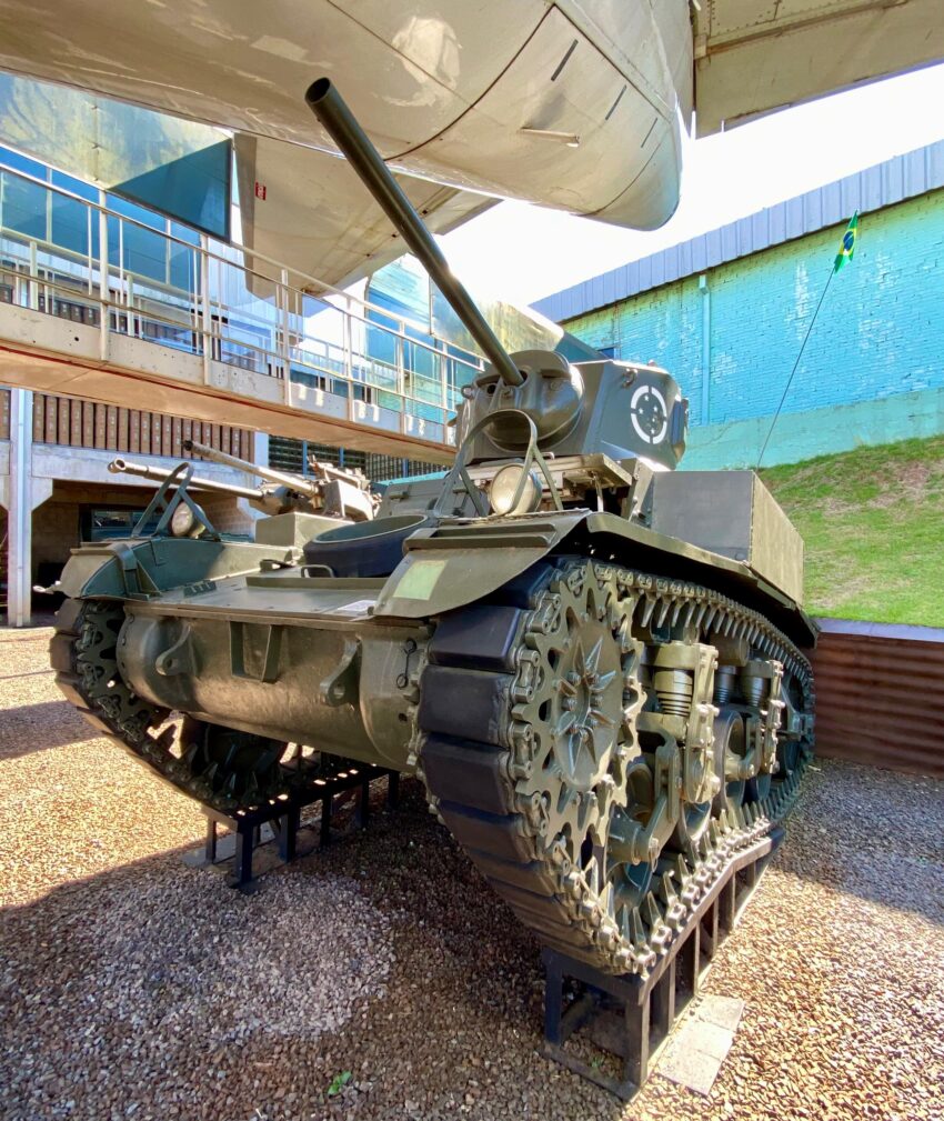 VIATURA BLINDADA STUART M3A1