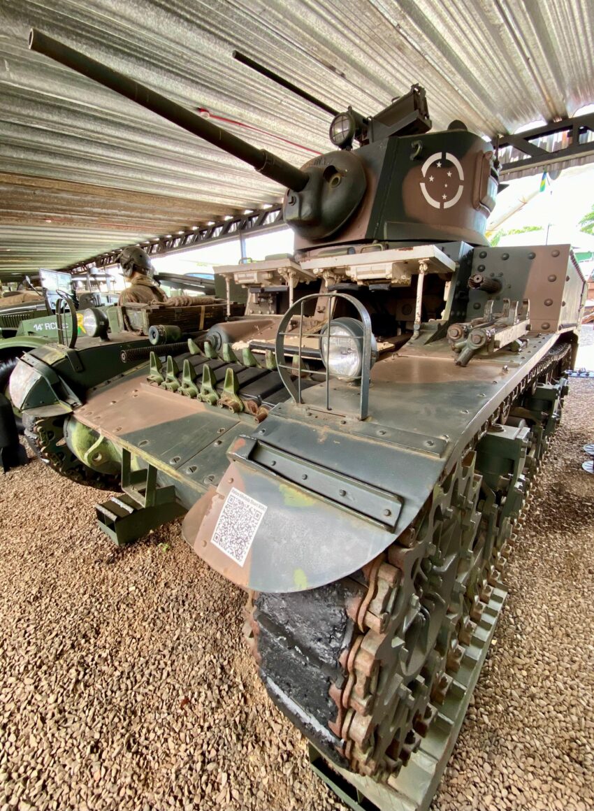 VIATURA BLINDADA STUART M3A1