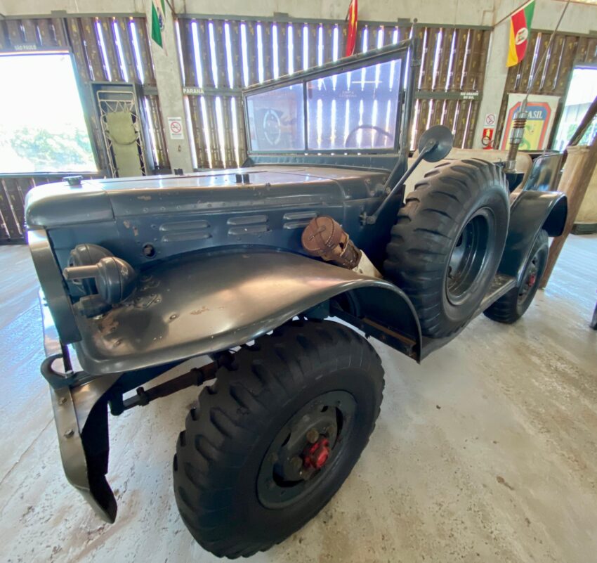 VIATURA DODGE COMMANDER WC 56